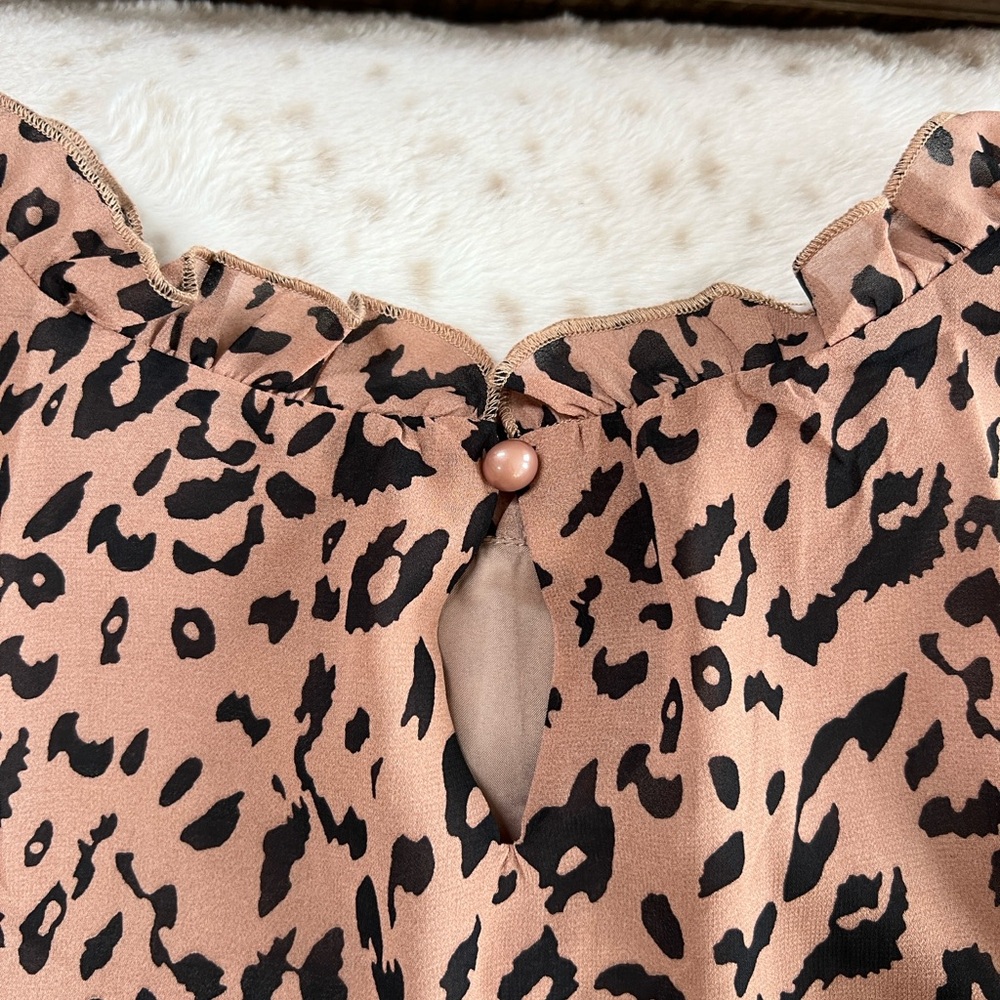 FREE shipping Pink / Mauve Leopard Print Sleeveless Top